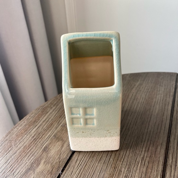 House Vase - Picture 2 of 4